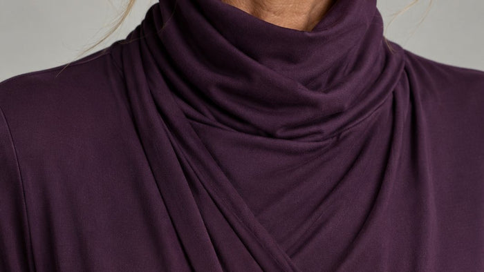 Een soepele maxi-jurk met drapering