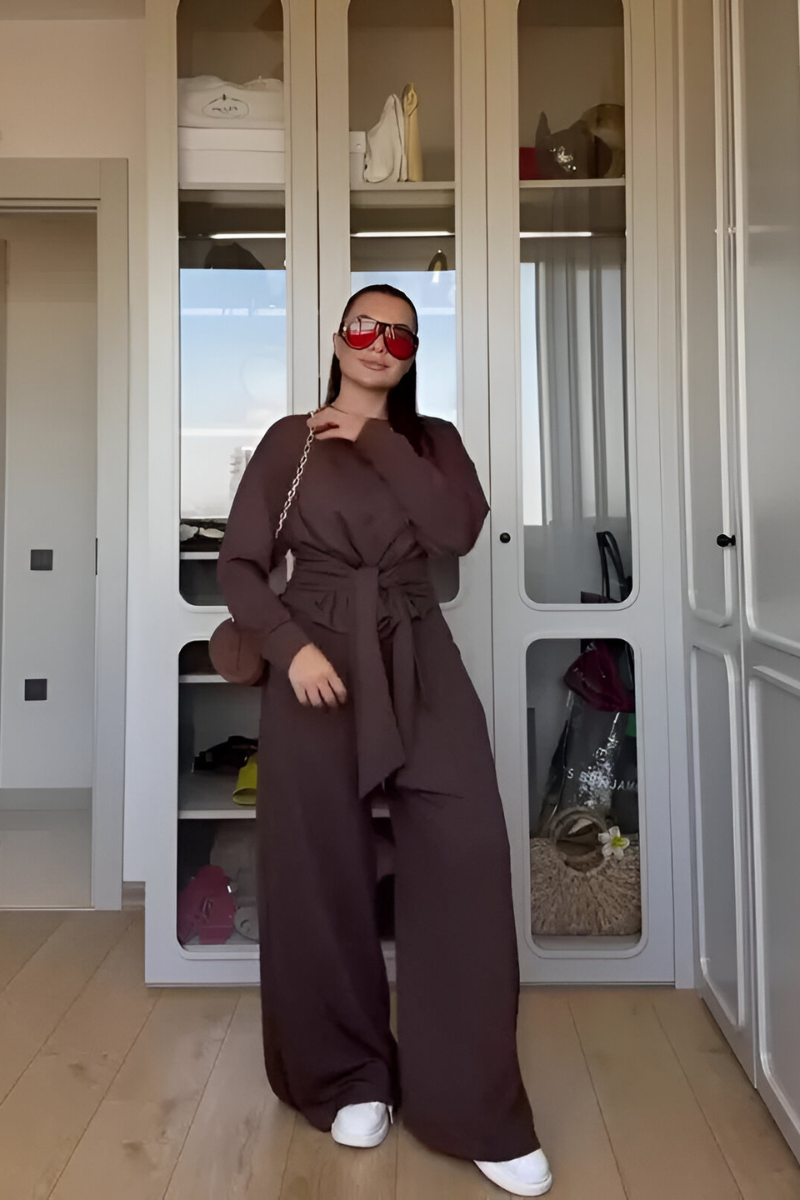 Arvia™ | Chique lounge set met strikdetail