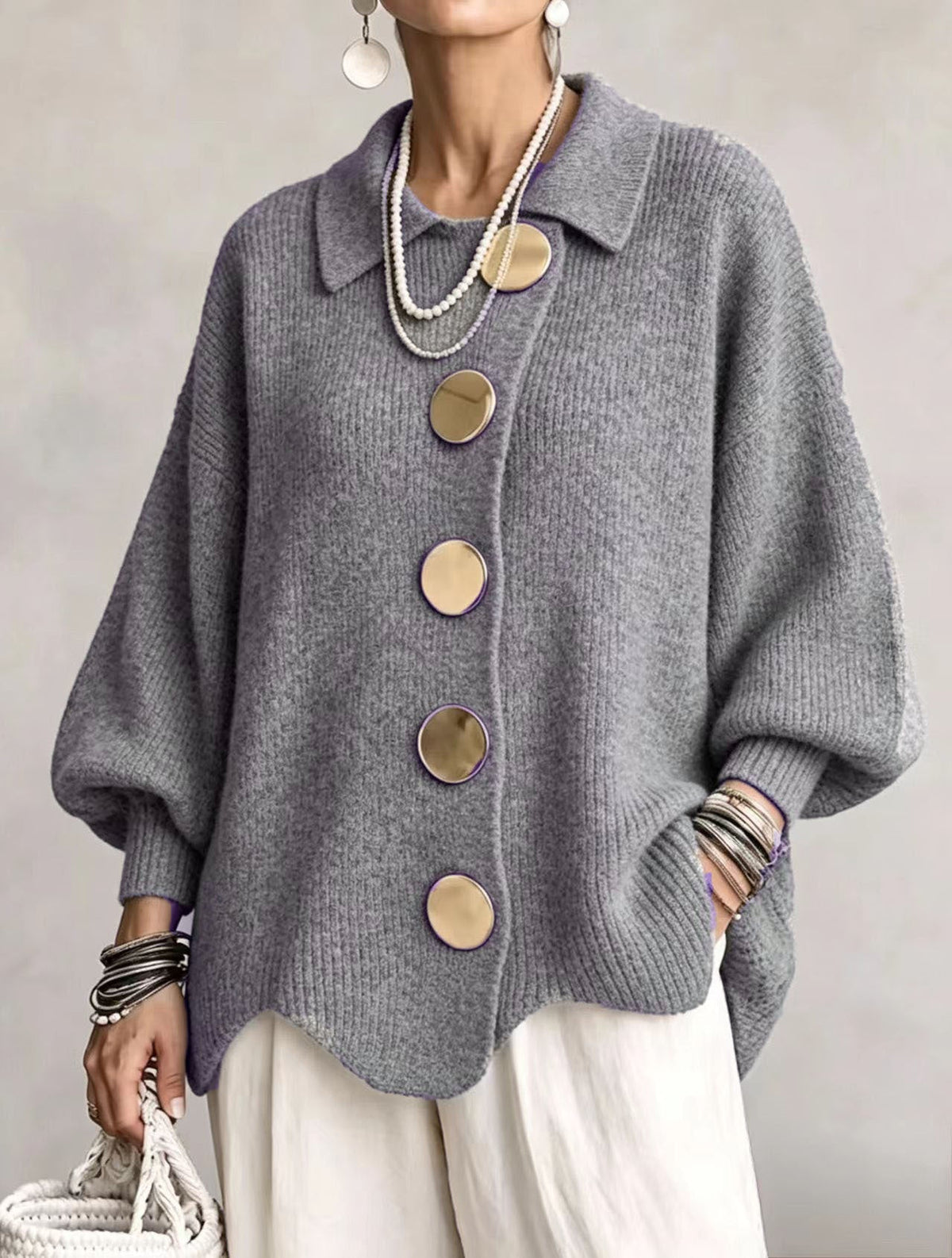 Annette™ | Elegante Oversized Vest met Grote Gouden Knopen 4