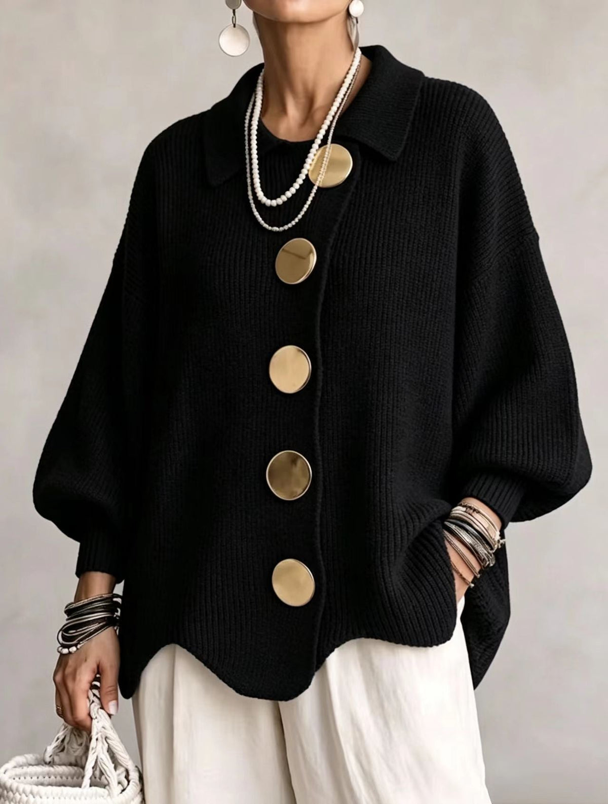 Annette™ | Elegante Oversized Vest met Grote Gouden Knopen 3