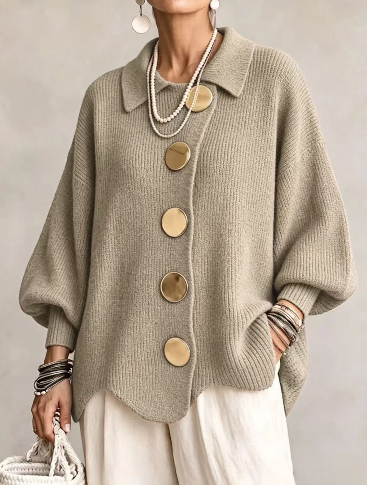 Annette™ | Elegante Oversized Vest met Grote Gouden Knopen 10